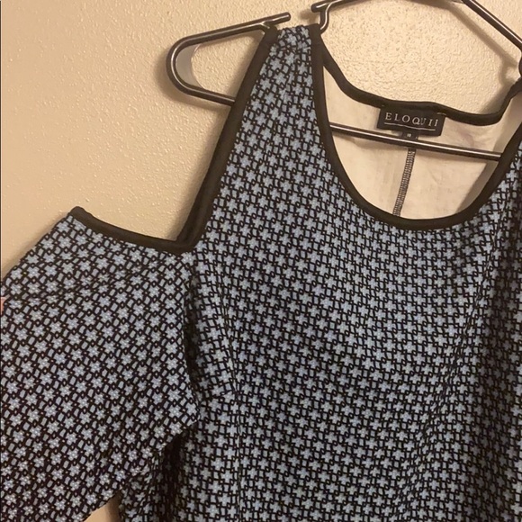 Cold shoulder top - Picture 2 of 3